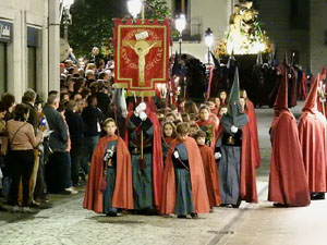 Setmana Santa 2017 a Girona. Process&oacute; del Sant Enterrament