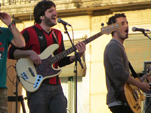 Festival Strenes 2017. Concert inaugural al terrat del punt d'Informaci&oacute; de la Rambla a c&agrave;rrec de Txarango
