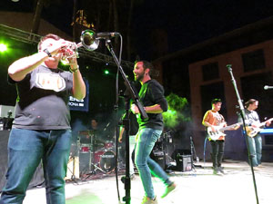Festival Strenes 2017. Actuaci&oacute; del grup The Cuit's a la pla&ccedil;a de Santa Susanna del Mercadal