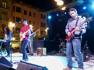 Festival Strenes 2017. Actuaci&oacute; del grup Koalan&uacute; a la pla&ccedil;a de Santa Susanna del Mercadal