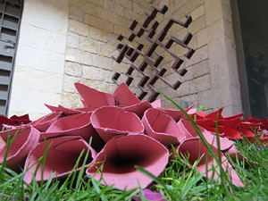 Temps de Flors 2017. Muntatges florals al espais de Caixaf&ograve;rum, a l'edifici de la Fontana d'Or