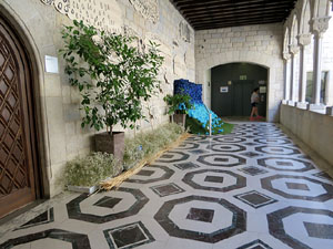 Temps de Flors 2017. Muntatges florals al espais de Caixaf&ograve;rum, a l'edifici de la Fontana d'Or