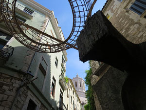 Temps de Flors 2017. Instal&middot;lacions i muntatges als espais del carrer de la  For&ccedil;a, el de Sant Lloren&ccedil;, carrer doctor Oliva i Prat, i pujada de la Font de la Pera