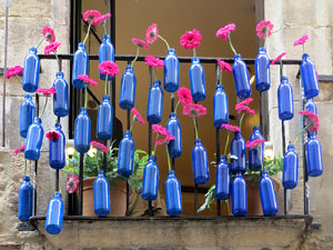 Temps de Flors 2017. Instal&middot;lacions i muntatges als espais del carrer de la  For&ccedil;a, el de Sant Lloren&ccedil;, carrer doctor Oliva i Prat, i pujada de la Font de la Pera