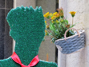 Temps de Flors 2017. Instal&middot;lacions i muntatges als espais del carrer Mercaders