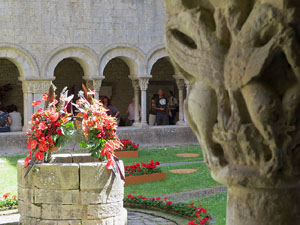 Temps de Flors 2017. Muntatges florals als claustres de la Catedral