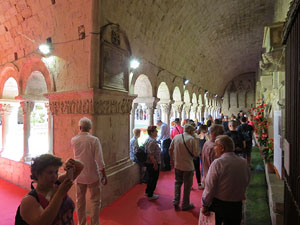 Temps de Flors 2017. Muntatges florals als claustres de la Catedral