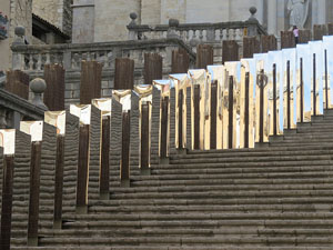 Temps de Flors 2017. Instal&middot;laci&oacute; 'Codi Petri' a les escales de la Catedral