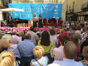 Temps de Flors 2017. Dia Europeu de l'&Ograve;pera 2017 a la pla&ccedil;a del Vi de Girona