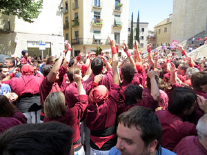 Temps de Flors 2017. Diada Castellera a la pla&ccedil;a de Sant Feliu amb els Marrecs de Salt, els Xics de Granollers, i els Xiquets de Reus