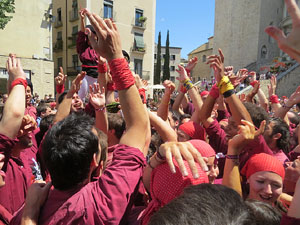 Temps de Flors 2017. Diada Castellera a la pla&ccedil;a de Sant Feliu amb els Marrecs de Salt, els Xics de Granollers, i els Xiquets de Reus