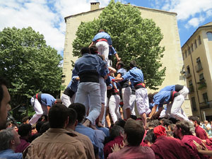 Temps de Flors 2017. Diada Castellera a la pla&ccedil;a de Sant Feliu amb els Marrecs de Salt, els Xics de Granollers, i els Xiquets de Reus