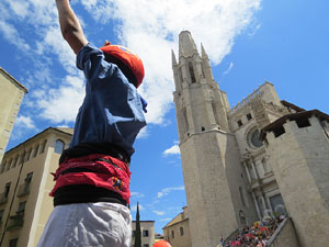 Temps de Flors 2017. Diada Castellera a la pla&ccedil;a de Sant Feliu amb els Marrecs de Salt, els Xics de Granollers, i els Xiquets de Reus