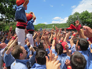 Temps de Flors 2017. Diada Castellera a la pla&ccedil;a de Sant Feliu amb els Marrecs de Salt, els Xics de Granollers, i els Xiquets de Reus