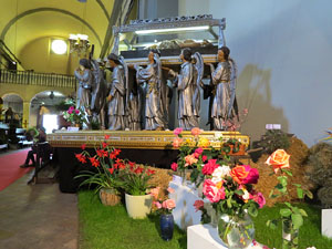 Temps de Flors 2017. Instal&middot;lacions i muntatges florals als diversos espais de l'Esgl&eacute;sia dels Dolors