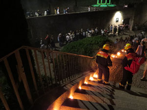 Temps de Flors 2017. Taller de Magn&egrave;sia. Espectacle musical i visual amb foc al Passeig de la reina Joana, al Passeig Arqueol&ograve;gic