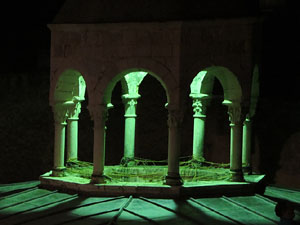 Temps de Flors 2017. Taller de Magn&egrave;sia. Espectacle musical i visual amb foc al Passeig de la reina Joana, al Passeig Arqueol&ograve;gic