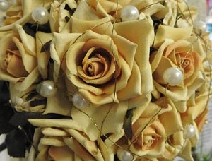 Temps de Flors 2017. Instal&middot;laci&oacute; 'Vint anys de festa, vint anys de rams' a l'entrada del Museu d'Hist&ograve;ria