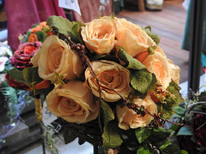 Temps de Flors 2017. Instal&middot;laci&oacute; 'Vint anys de festa, vint anys de rams' a l'entrada del Museu d'Hist&ograve;ria