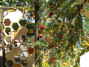 Temps de Flors 2017. Instal&middot;lacions i decoracions florals als diversos espais del Passeig Arqueol&ograve;gic