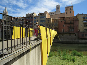 Temps de Flors 2017. Instal·lació 'Rusc a lOnyar' al Pont d'en Gómez