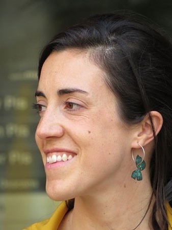 Lara Pujol, l'autora, durant la presentaci&oacute;