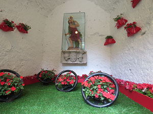 Temps de Flors 2017. Instal&middot;lacions i muntatges florals a la Capella de Sant Crist&ograve;fol, al Passeig Arqueol&ograve;gic