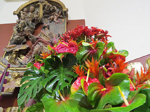 Temps de Flors 2017. Decoracions florals a l'esgl&eacute;sia de Sant Lluc, el Castrum dels Manaies de Girona