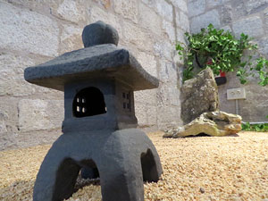 Temps de Flors 2017. Decoracions orientals al primer pis de l'edifici de les Sarra&iuml;nes