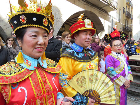 Vestits de la cort manx&uacute; a la pla&ccedil;a del Vi