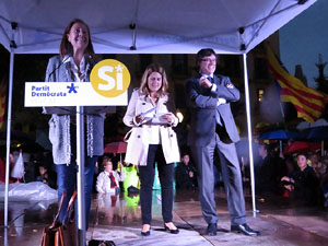 Acte de campanya pel S&Iacute; amb el President Carles Puigdemont a la pla&ccedil;a de la Independ&egrave;ncia