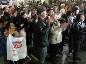 Concentraci&oacute; per la llibertat dels presos pol&iacute;tics a la pla&ccedil;a del Vi