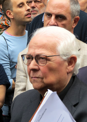 El bisbe de Girona, Francesc Pardo i l'exalcalde de Girona, Albert Ballesta, a la concentraci&oacute;
