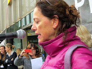 Jornada de vaga general 8N. Concentraci&oacute; davant la seu de la Generalitat a Girona