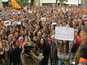 Jornada de vaga general 8N. Concentraci&oacute; davant la seu de la Generalitat a Girona