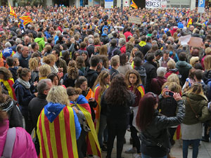 Jornada de vaga general 8N. Concentraci&oacute; davant la seu de la Generalitat a Girona