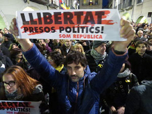 Jornada de vaga general 8N. Concentraci&oacute; a la pla&ccedil;a del Vi