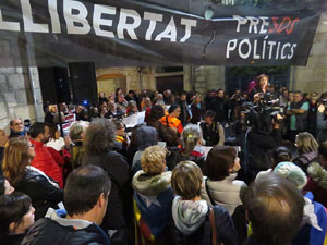 Jornada de vaga general 8N. Concentraci&oacute; a la pla&ccedil;a del Vi