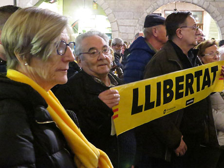 Concentraci&oacute; a la pla&ccedil;a del Vi per la llibertat dels presos pol&iacute;tics