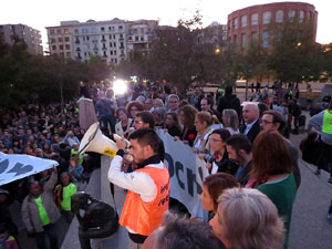 Concentraci&oacute; a la pla&ccedil;a de la Constituci&oacute; convocada per la plataforma Girona Vota a favor del Refer&egrave;ndum