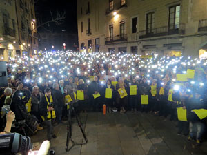 Concentraci&oacute; a la pla&ccedil;a del Vi de protesta pels tres mesos de pres&oacute; de Jordi S&agrave;nchez i Jordi Cuixart