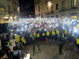 Concentraci&oacute; a la pla&ccedil;a del Vi de protesta pels tres mesos de pres&oacute; de Jordi S&agrave;nchez i Jordi Cuixart