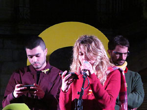 Concentraci&oacute; a la pla&ccedil;a del Vi de protesta pels tres mesos de pres&oacute; de Jordi S&agrave;nchez i Jordi Cuixart