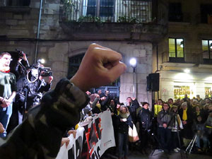 Concentraci&oacute; a la pla&ccedil;a del Vi de protesta pels tres mesos de pres&oacute; de Jordi S&agrave;nchez i Jordi Cuixart