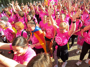 Cursa de la Dona 2017. Concentraci&oacute; i sortida del Parc de la Devesa i cursa pels carrers de Girona