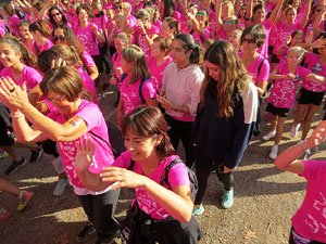 Cursa de la Dona 2017. Concentraci&oacute; i sortida del Parc de la Devesa i cursa pels carrers de Girona