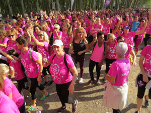 Cursa de la Dona 2017. Concentraci&oacute; i sortida del Parc de la Devesa i cursa pels carrers de Girona