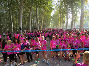 Cursa de la Dona 2017. Concentraci&oacute; i sortida del Parc de la Devesa i cursa pels carrers de Girona
