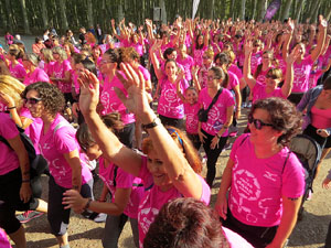 Cursa de la Dona 2017. Concentraci&oacute; i sortida del Parc de la Devesa i cursa pels carrers de Girona
