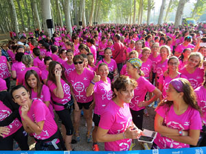 Cursa de la Dona 2017. Concentraci&oacute; i sortida del Parc de la Devesa i cursa pels carrers de Girona